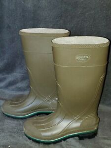 Honeywell Servus Size 8 Men&#039;s Rubber Boot, Green Made in USA