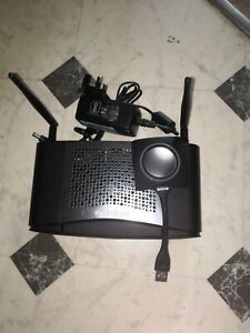 Barco ClickShare CSE-200 Wireless Presentation System bundle.Black R9861520 used