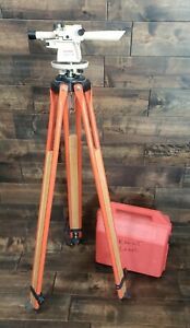 David White LT6-900 Meridian 22X Optical Level Transit w/ Tripod Pre-owned