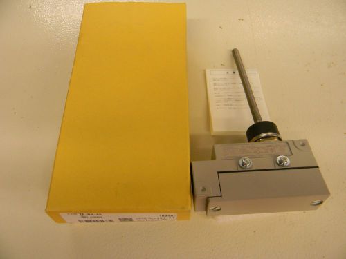 Omron ze-nj-2s limit switch, spdt   lot of 2!!!! for sale