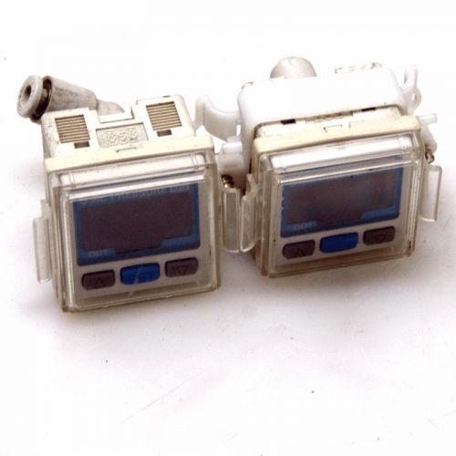 Lot of 2 smc zse30-c4l-65 vacuum pressure switches 2 color digital display for sale