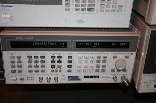 Hp 8643A Synthesized Signal Generator with OPT 1