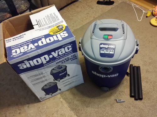 Shop-Vac Wet/Dry Vacuum 4.5 Hp / 14 Gallon #204305 With extra accessories