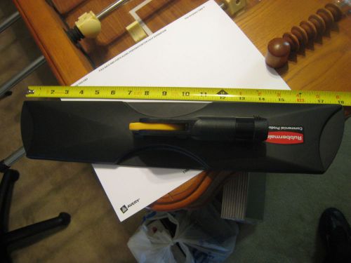 Rubbermaid  18  x 3-1/2 inch Pad Holder