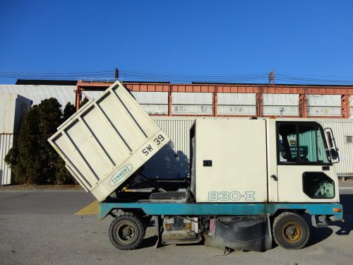 Tennant 830 ll street sweeper - diesel - hydraulic dump - low hours - scrubber for sale