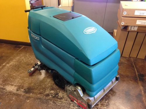 Tennant 5700 xp cylindrical 28inch floor scrubber for sale