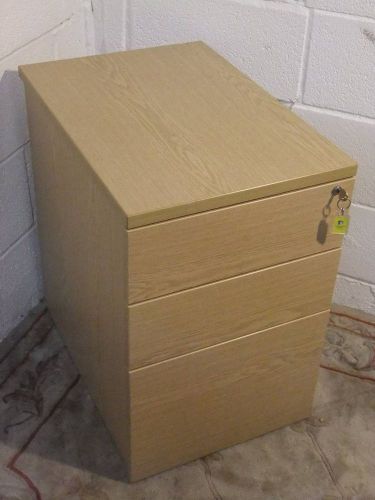 MODERN 3 DRAWER BEECH EFFECT FILING CABINET/ STORAGE UNIT, LOCKABLE with KEY