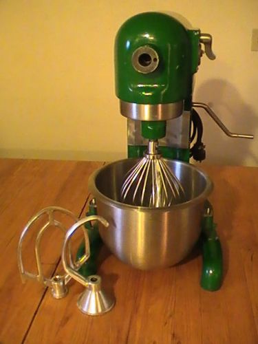 Hobart 10 qt Mixer  C-100  ** BOWL *  PADDLE *  DOUGH HOOK *  WHISK  INCLUDED **