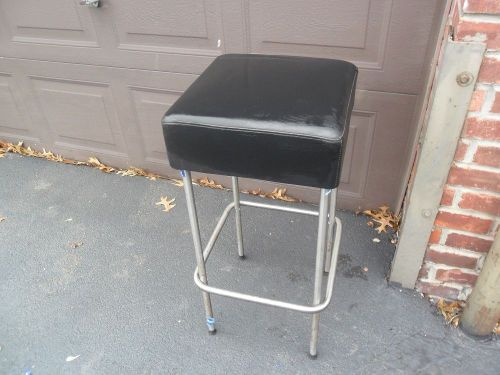 Lot of (4) 29&#039; black leather bar stools