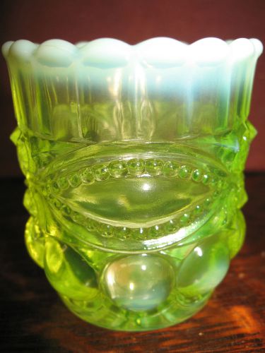 vaseline Opalescent glass eyewinker pattern toothpick / match holder art uranium