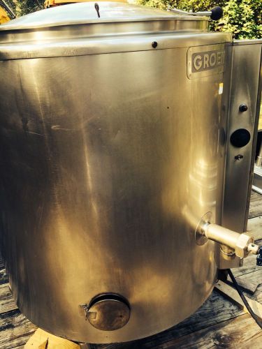 Groen 40 Gallen Natural gas-fired steam jacketed kettle.