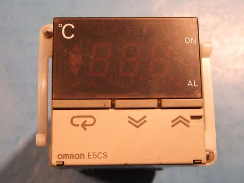 OMRON E5CS-R1P   (E5CSR1P)  Controller  Used
