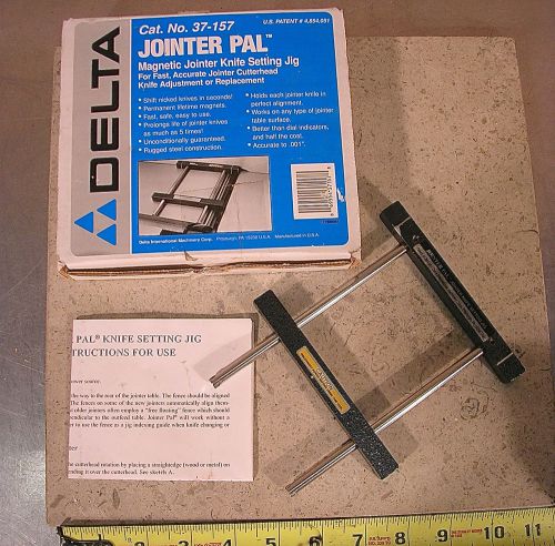 DELTA &#034;JOINTER PAL&#034; MODEL No. 37-157, MAGNETIC JOINTER KNIFE SETTING JIG W/BOX