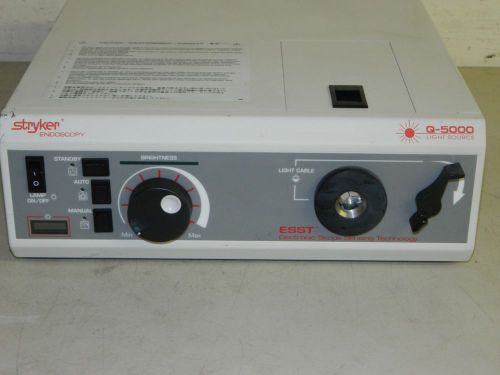 Stryker Q-5000 Light Source 220-180-000, NO ACCESSORIES, SOLD AS REPAIRS UNIT  *