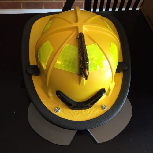 Cairns 880 chicago fire helmet yellow - brand new, never worn for sale