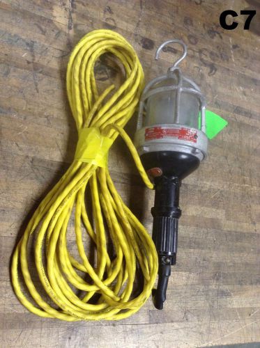 Crouse Hinds EVH206 Model M Portable Light Fixture w/ 40Ft of 16/3 Cord