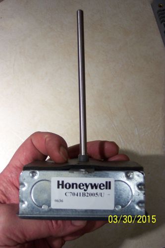 Honeywell c7041b2005/u -0636 duct air temperature sensor 6&#034; hvac for sale