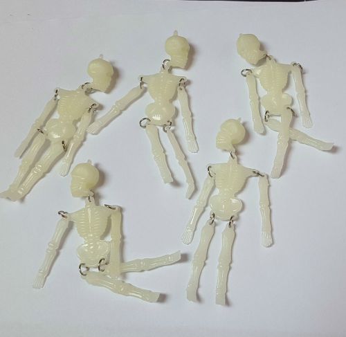 12 Pcs 9cm Glow In The Dark GLD Skeleton Pinata GAG Party Favors Carnival Prize