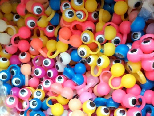 12 pc Glow in dark Finger Eyes Puppets googily kids Pinata Filler Lucky Prize