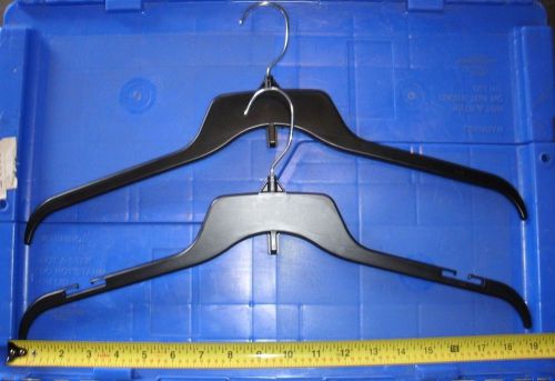 100 19&#034; BLACK Top Shirt Adult Clothes Hangers Plastic Metal Swivel Hook Flexible