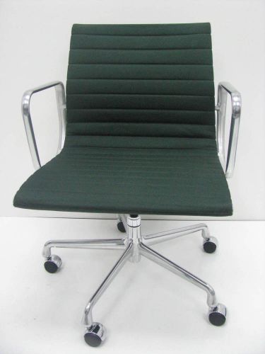 EAMES ALUMINUM GROUP MANAGEMENT CHAIR by HERMAN MILLER Green