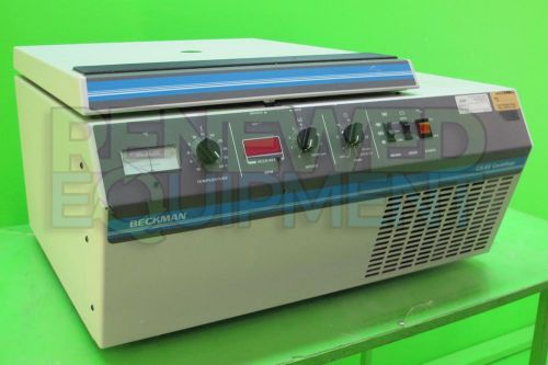Beckman 362114 GS-6R Bench Top Refrigerated Centrifuge with Rotor &amp; Buckets