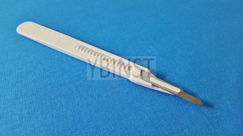 5 DISPOSABLE STERILE SURGICAL SCALPELS #15 WITH PLASTIC HANDLE