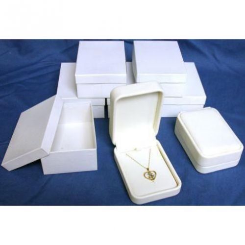 6 White Faux Leather Pendant &amp; Chain Gift Boxes