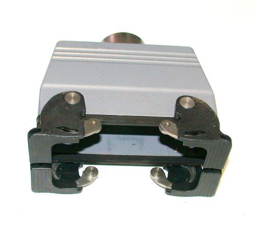 New phoenix contact 1674095 connector housing for sale