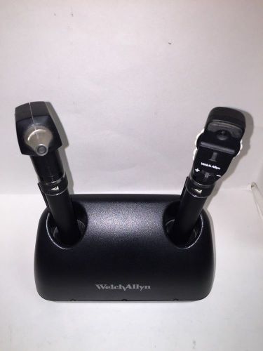 Welch Allyn PocketScopes w/Charger 7114x Series &amp; Inserts.Scopes are 126 and 211