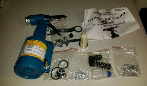 Central Pneumatic 1/4&#034; Air Hydraulic Riveter