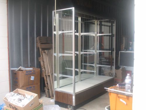 VINTAGE GLASS RETAIL STORE DISPLAY W/LIGHTS RESALE CASE