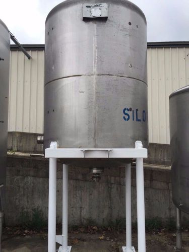 850 gallon vertical 304 stainless steel tank, used for sale