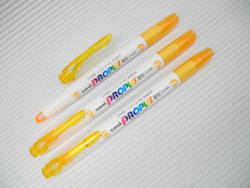 Free Shipping NEW Uni-Ball Propus 102-T Twins head Highlighter Yellow x 3pcs