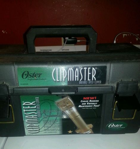 Oster ClipMaster Variable Speed Clipper 104379 w/ Case and 6 extra blades