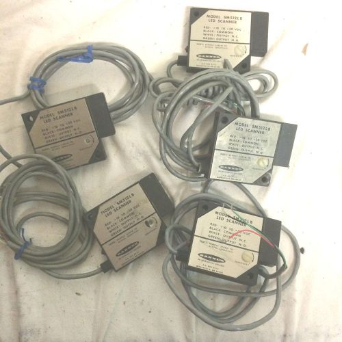 Lot of 5 Banner Engineering Sensor LED Scanners #SM512LB Used-FREE SHIP