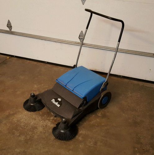 Windsor Radius Manual Floor Brush Sweeper - Garage / Sidewalk Push Sweeper