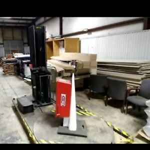 pallet shrink wrap machine. Condition is &#034;Used&#034;. It does work.