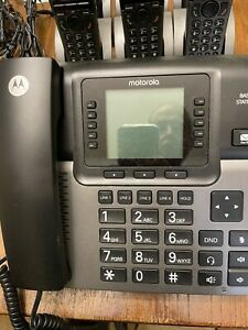 MOTOROLA ML1000 DECT 6.0 Expandable 4-line Phone System w 6 EXTRA HANDSETS