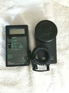 Sper Scientific Light Meter 840029 comes with Carrying Case