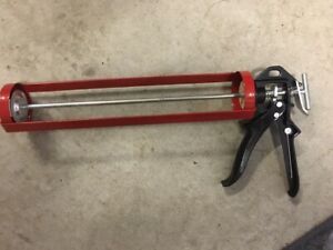 NEW 10 oz  Heavy Duty caulking guns (2 guns)