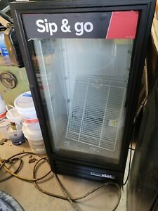 TRUE GDM-10-HC-LD ONE GLASS DOOR REFRIGERATOR COOLER DISPLAY MERCHANDISER