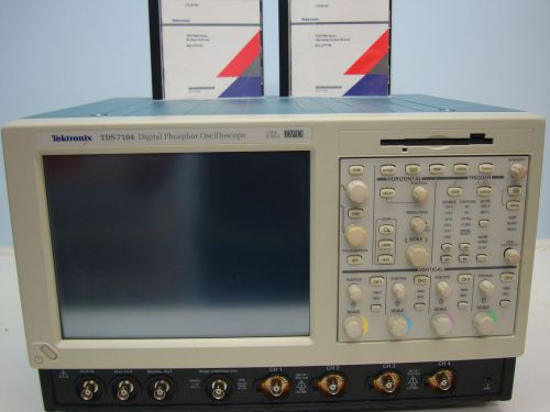 Tektronix TDS7104 Digital Phosphor Oscilloscope