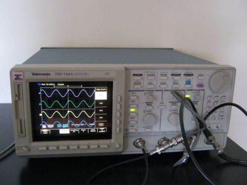 Tektronix TDS744A 500MHz 2GS/s in perfect working condition.Opt 05 13 1F 1M 2F