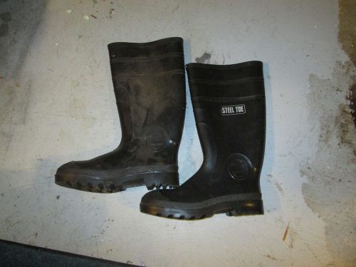 BOOTS , RUBBER CHORE  NEW SIZE 9 STEEL TOE