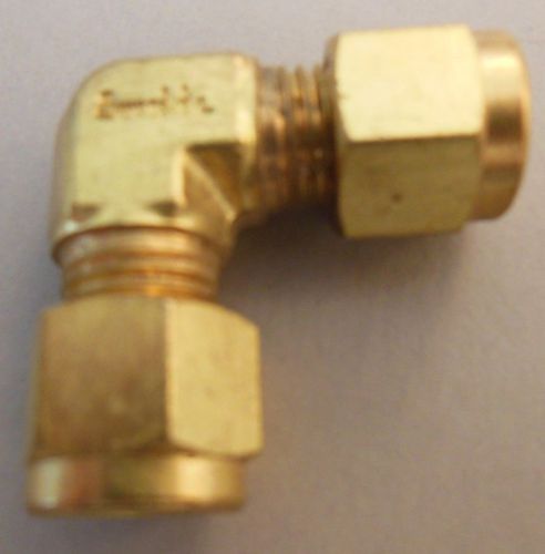 Swagelok B-600-9 Brass Union Elbow