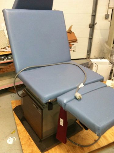 Midmark Ritter 119 Surgical Chair Powered Medical Procedure Table  W/ Footswitch