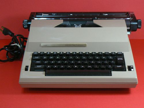 1980&#039;s Vintage Sears, The Electric 2, with correction Typewriter