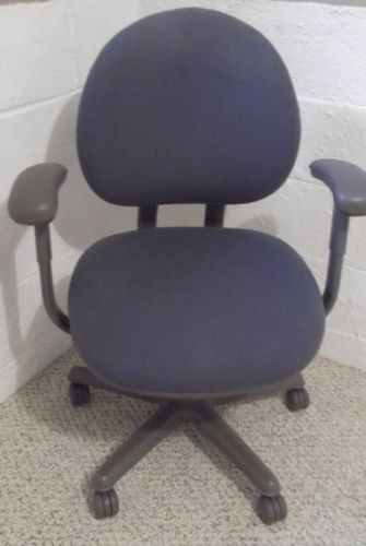 Office Chair - Steelcase - Swivel on Wheels - 1994  - PICK UP ONLY