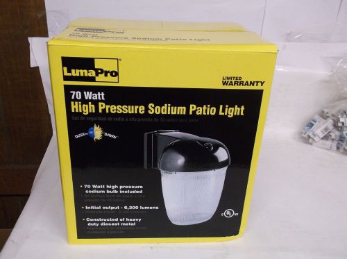 Luma pro patio security light 70 watts  new in box for sale